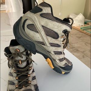 MERRELL Men’s Moab 2 Mid Ventilator Hiking Boots